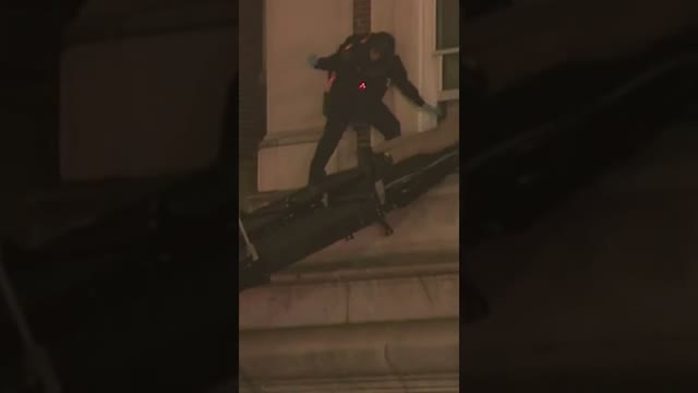 WATCH: NYPD enters building occupied by anti-Israel protesters