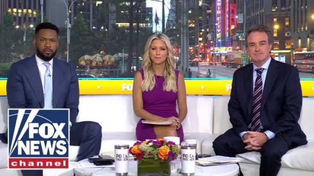 'PHOTO OF THE CENTURY': Hosts amazed by Trump's historic WH meeting