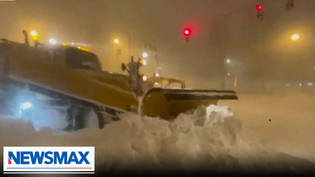 Brutal storm doesn't stop snow looters | John Bachman Now