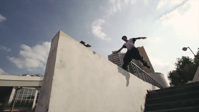 Ultimate Parkour and Freerunning Stunts 2018