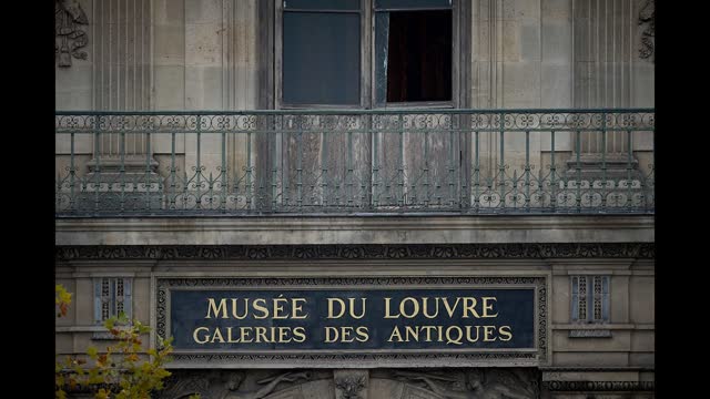 Thieves Rob World Famous Louvre Museum