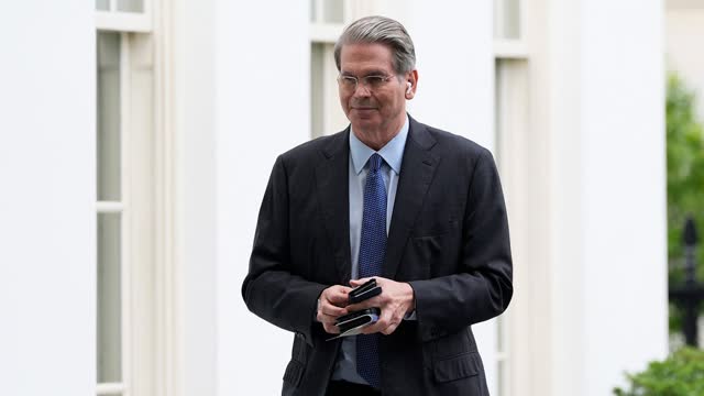 LIVE: US, China Delegations Leave Madrid Palace After Talks on TikTok, Trade