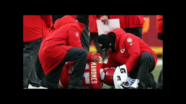 Mahomes Sustains Serious Injury as Chiefs Are Eliminated From NFL Playoffs