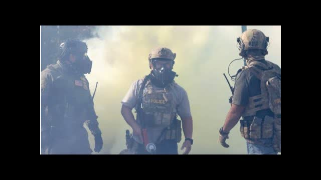 Federal Judge Restricts Tear Gas, Anti-Riot Measures in Chicago