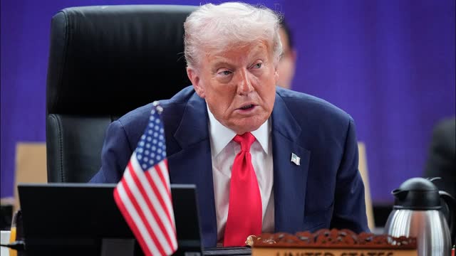 LIVE: Trump Delivers Keynote at APEC CEOs Luncheon and Receives High Honor in South Korea