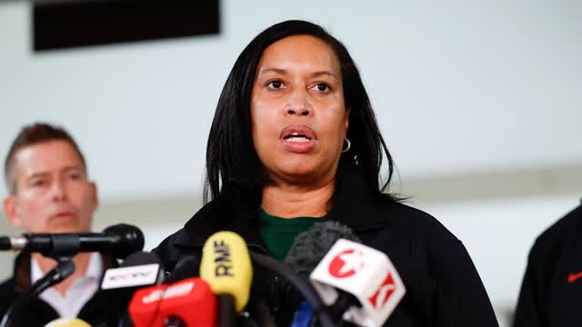 LIVE: Washington Mayor Gives Update on Federal Presence in the City