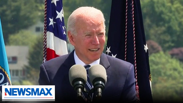 Biden insults Coast Guard class when they don't clap for him