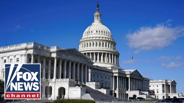 Pelosi,  Schumer speak as former Sen. Harry Reid lies in state at the Capitol