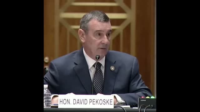 Hawley DEMOLISHES The Head Of TSA For Ridiculous Practices
