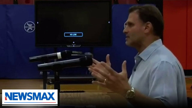 Pennsylvania parent speaks out against CRT to school board