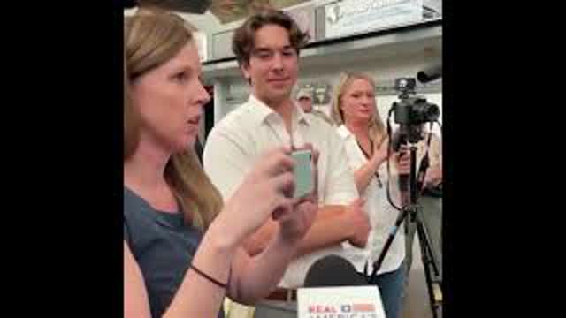 Vernon Jones HUMILIATES Room Temperature IQ Reporter Trying to Set Him Up