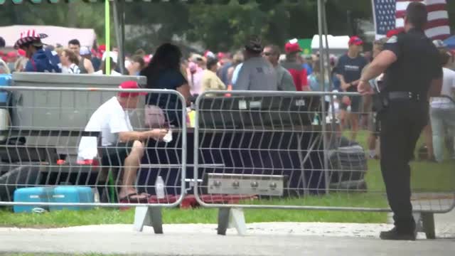 LIVE TRUMP RALLY SARASOTA, FL