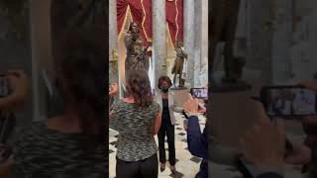 Pelosi Breaks Her Own Mask Mandate Again